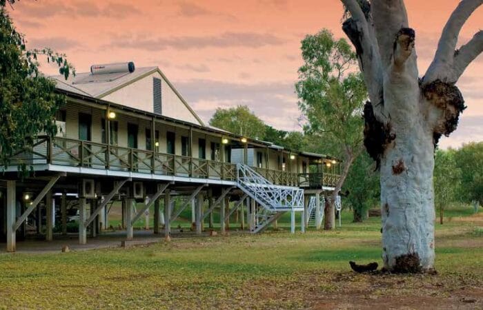 qld-outback-hotel
